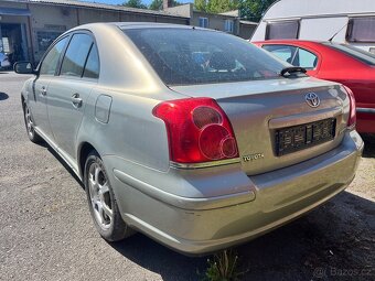 Toyota Avensis na náhradní díly - 3