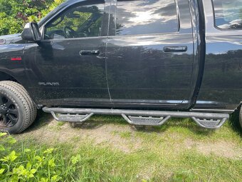 Dodge Ram 2500 - 3