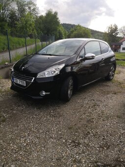 Peugeot 208 - 3