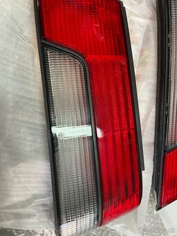 Peugeot 405, zadní světla nové kryty, originál - 3