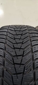 2ks 235/45/18 Hankook winter i cept evo3, 7.1mm, 2721 - 3