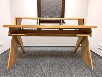 Pracovní audio stůl/workstation Platform - 3