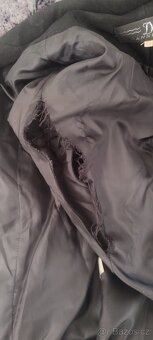 Černý dlouhý kabát - 3