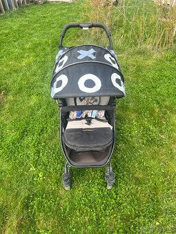 Sportovní kočárek VALCO Snap 4 – lehký, skladný, pohodlný - 3