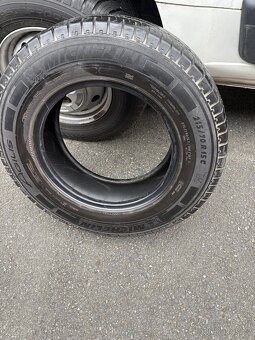 Prodam pneu 215/70 - 3