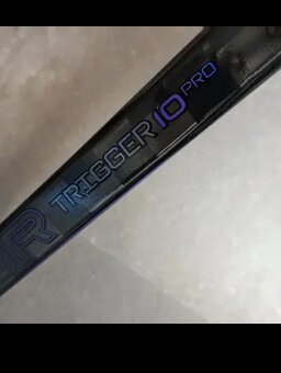 HOKEJKA CCM TRIGGER 10 PRO - 3