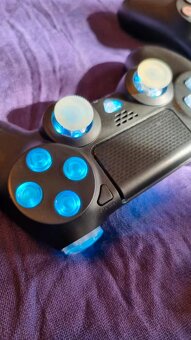 PLAYSTATION 4 + 28 HER - 3