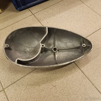 Jawa 250 pérak -komunista kryt motoru - 3