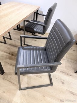 Jídelní stůl a židle - 3