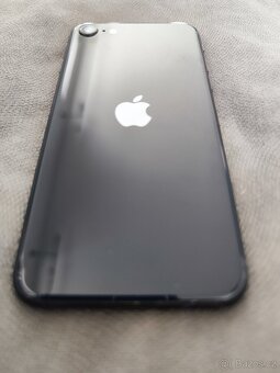 iPhone SE 2022 128GB - 3