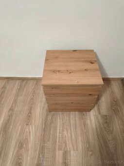 Noční stolek - 3