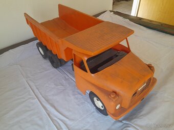 Retro náklaďák tatra - 3