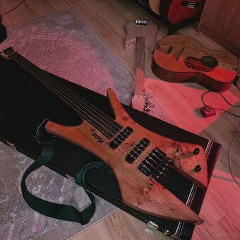 Basgitara basa 5 strunová fretless headless - 3