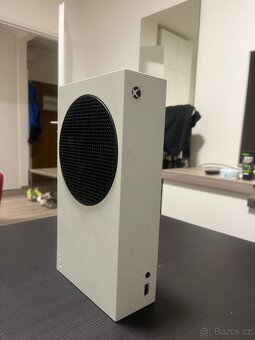 Xbox series S 512 GB + ovladač + bateriové články - 3