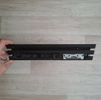 PS4 PRO - 1TB + hra dle výběru - 3