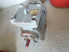 Asynchronní 3~motor 1.5 kW / 1390 ot. patkovy - 3
