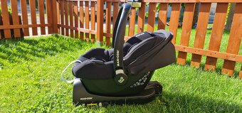 Autosedačka Maxi Cosi Cabriofix I-size + základna - 3
