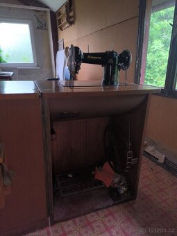 šicí stroj Minerva černý - 3