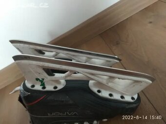 Brankařské brusle Vapor X700 velikost EUR 38.5 - 3