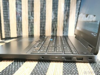 Notebook Dell Latitude E5570  2,4GHz, 16GB RAM, 256GB SSD - 3