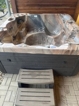 Vířivka WELLIS - 3