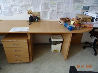 Kancelářský nábytek - 3