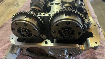 Hlavy motoru BMW N63B44 Twin Turbo - 3