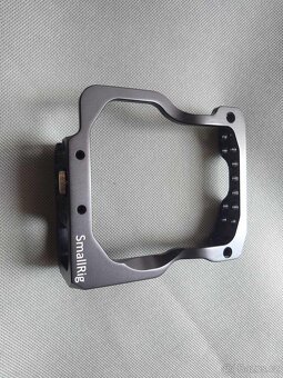 SmallRig klec pro Olympus E-M1 Mark II 2086 (NESEHNATELNÁ) - 3