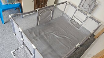 Dětská ohrádka s brankami a košem - 3