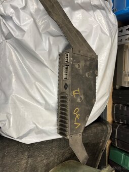 Zesilovač Volvo V70 P2 a další - 3