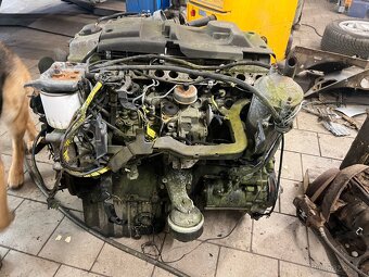 Mercedes Benz 2.5d 83kw om605 - 3