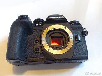 Olympus OM-D E-M1 II + grip HLD-9 - 3