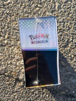 Pokémon TCG Prismatic Evolutions Elite Trainer Box - 3