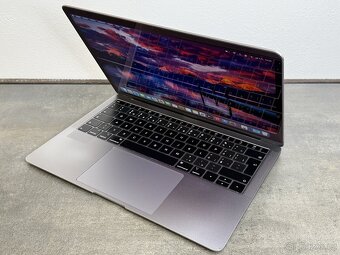 MacBook Air 13'' 2018 / i5 / 8GB / 256GB SSD / Space Gray - 3