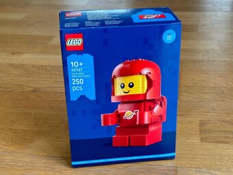 Lego 40767 - Zvětšený malý astronaut - 3