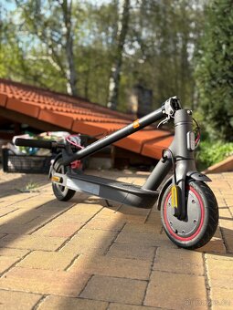 Prodám elektrokoloběžku Xiaomi Mi Electric Scooter Pro 2 - 3