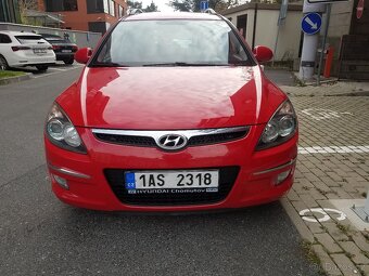 Hyundai i30 CW 1.6 CRDI 66kW kombi A/C + zimní pneu - 3