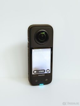 INTSA 360 X3 + Invisible Dive Case + Selfie tyč - 3