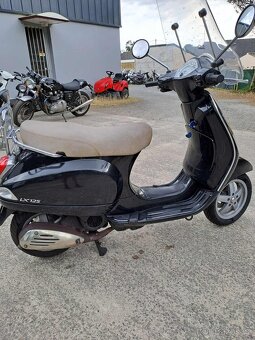 Piaggio Vespa 125 LX - 3