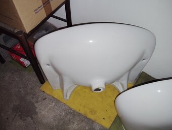 Umyvadla keramická bílá koupelnová (3 ks-různé velikosti) - 3