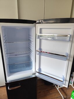 Lednice s mrazákem Amica - 3