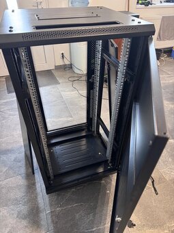 RACK datový rozvaděč - 3