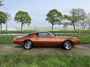 Pontiac Firebird - 3