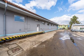 Pronájem obchodních prostor, 800 m2, v obchodní lokalitě Str - 3