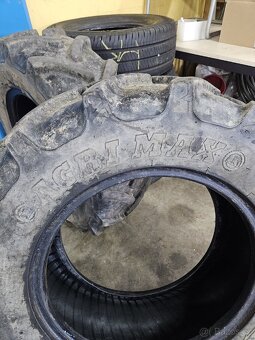 Zemědělské pneu 300/70 R20 - 3