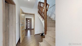 Prodej patrového rodinného domu 124 m², pozemek 549 m² - 3