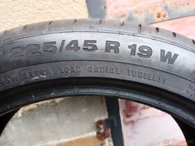 Continental 245/45 R19 - 3