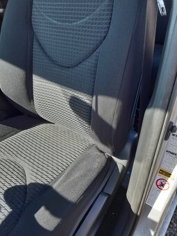 Toyota Rav4 sedačky - 3