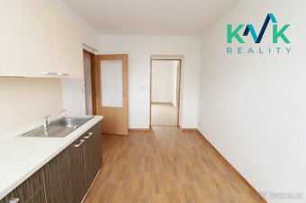 Pronájem bytu 1+1, 38 m², po rekonstrukci, Ostrov – ul. Hro - 3