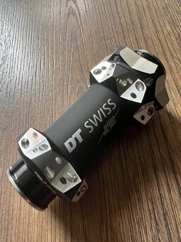 Přední náboj DTSwiss 240S pro vidlici RS1 - 3